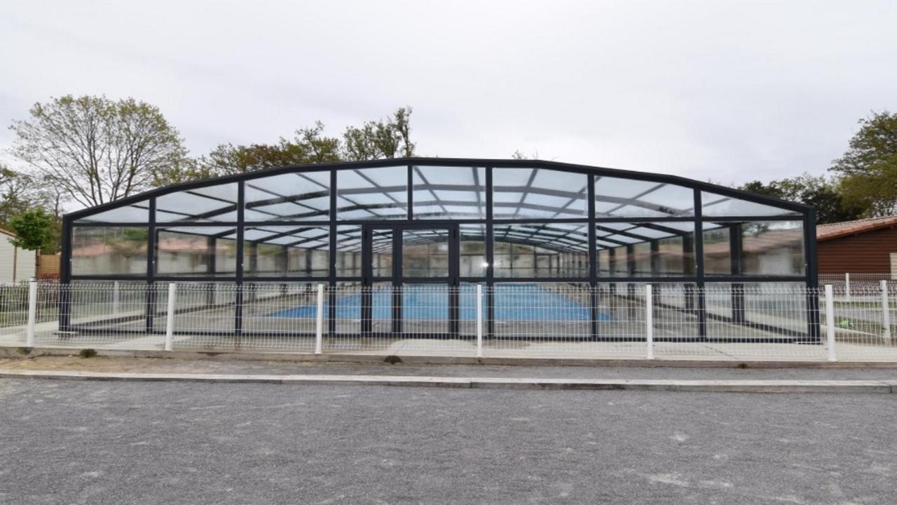 Chalet Avec Piscine Azur Exterior foto